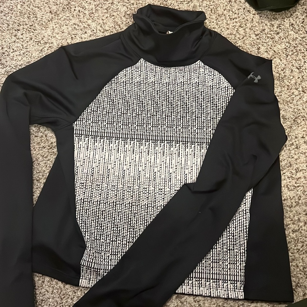 Under armour cold gear running turtle neck small